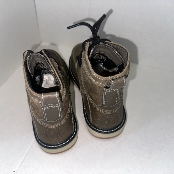 KEEN gray steel/reyer batines for women and men size 5.5. main image 6